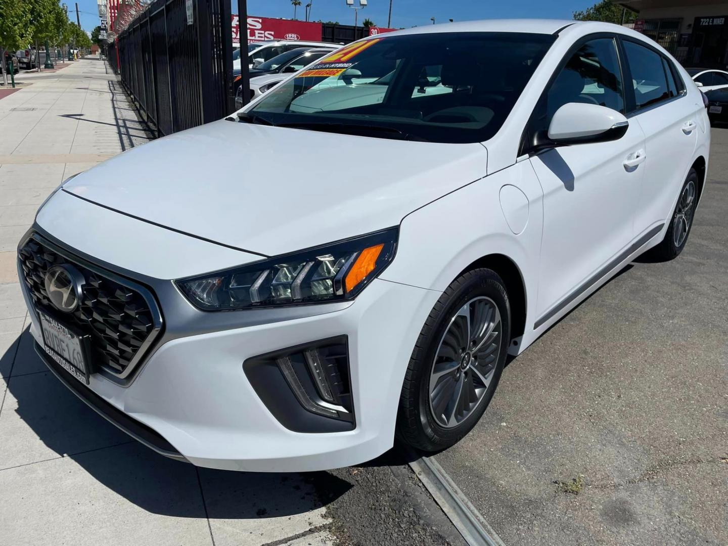 2021 WHITE /GRAY Hyundai Ioniq Plug-In Hybrid (KMHC75LD7MU) , located at 744 E Miner Ave, Stockton, CA, 95202, (209) 944-5770, 37.956863, -121.282082 - Photo#3